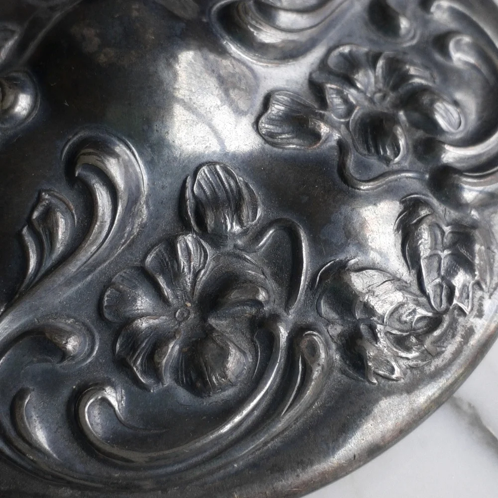 Victorian Silver-Plated Repousse Jewelry Cask/Box - Picture 5 of 10